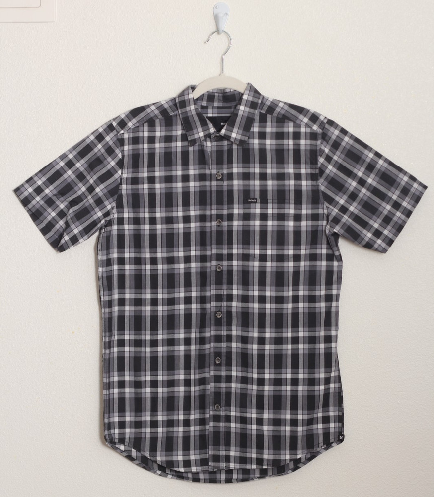 Hurley short sleeve Shirt Adult Small Gray Plaid Button Up Casual Outdoors Mens