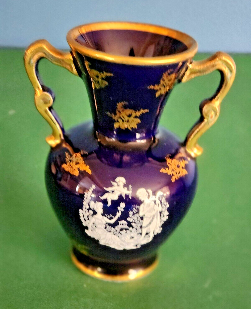 Vintage vase in Limoges porcelain cobalt blue and gold with a classic motif bleu