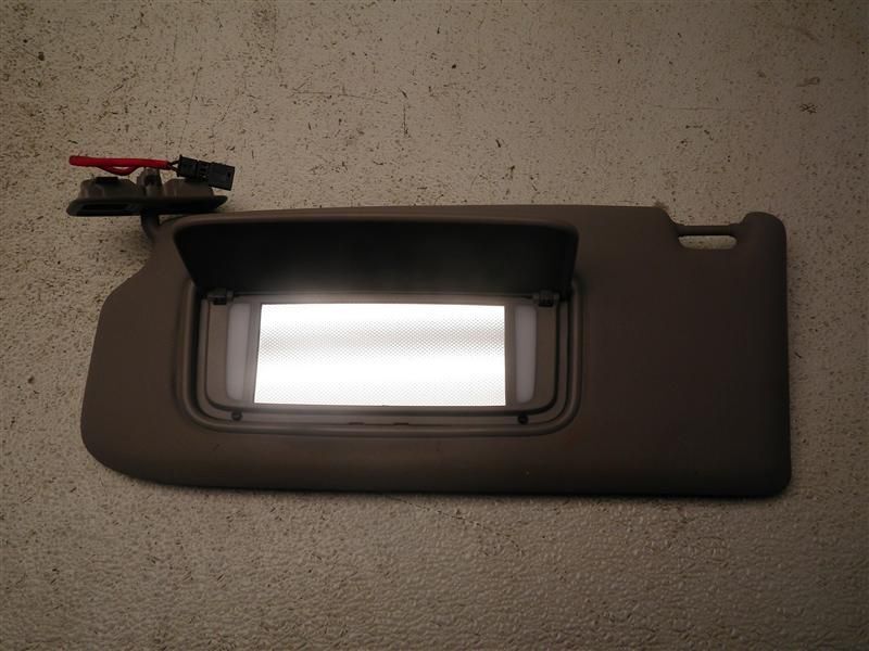 2007-2011 Volvo 50 Series Left Illuminated Sun Visor with Vanity Mirror 398593442 B03810  