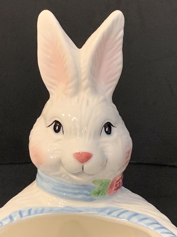 Vintage Avon Ceramic Bunny Rabbit Basket Candy Dish/planter,  ￼5 1/2