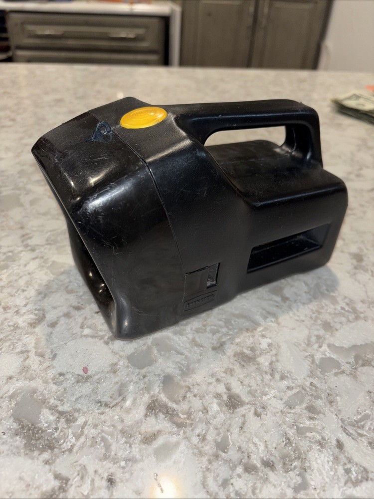 Vintage Everett energizer halogen flashlight    Works!!