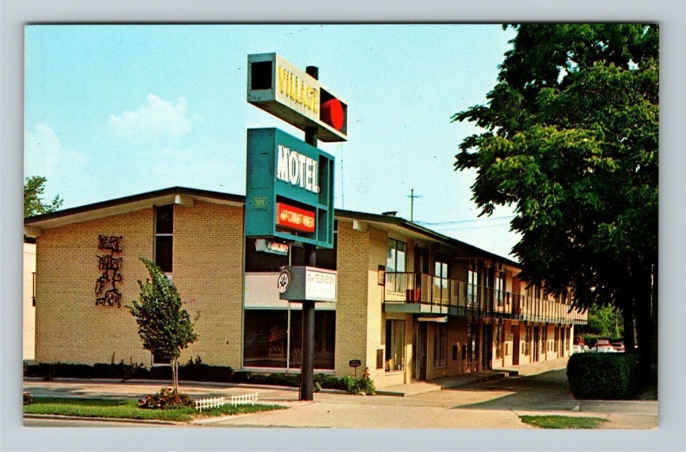 Dearborn MI-Michigan, Village Motel, Vintage Postcard