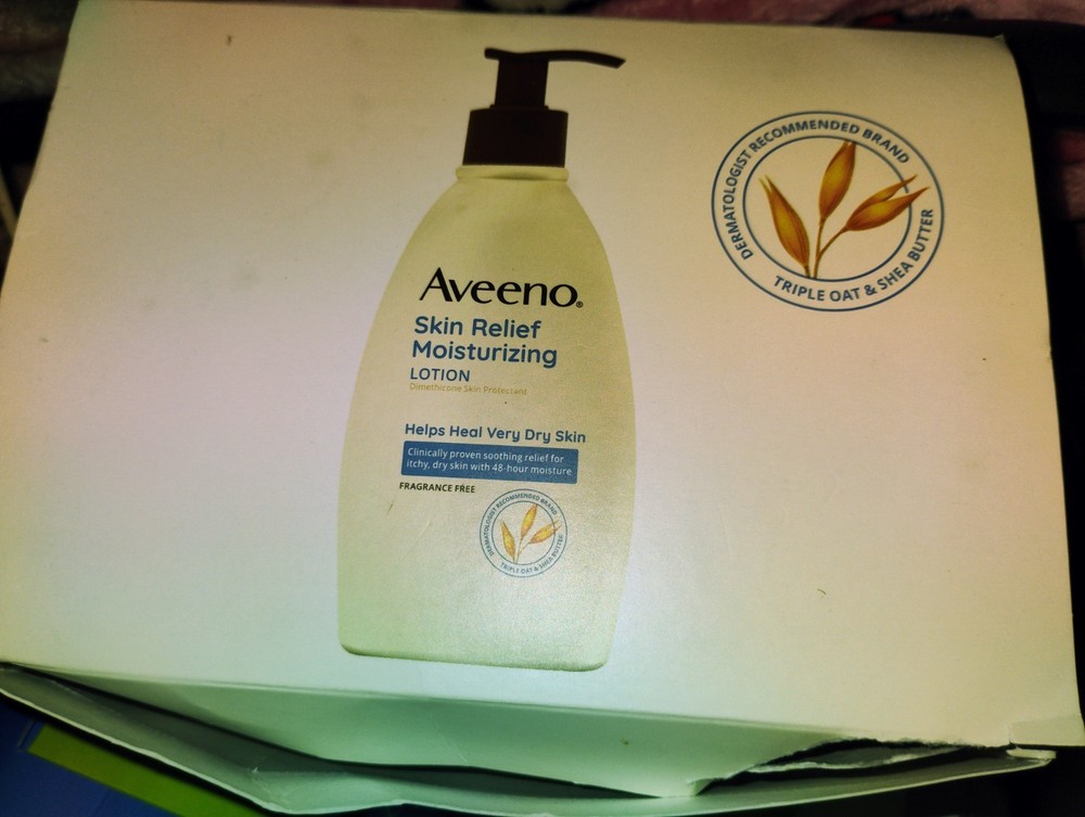 Aveeno Skin Relief Travel Size Moisturizing Lotion 1 oz for Dry Sensitive Skin