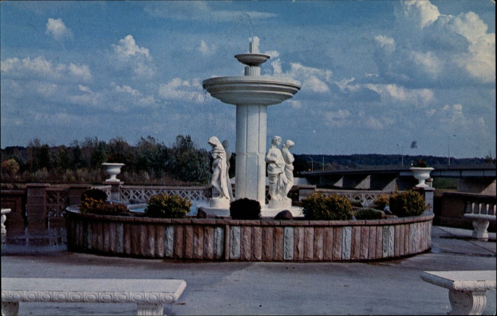 Quattro Stagioni four seasons fountain Clinton Indiana ~ 1970s vintage postcard