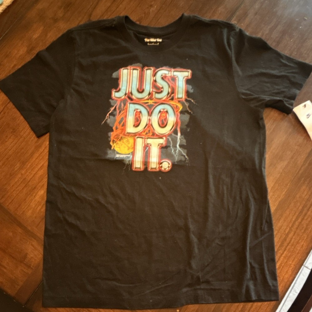 Nike Tee Black Men’s Graphic Crew Neck Short Sleeve T-Shirt Size M