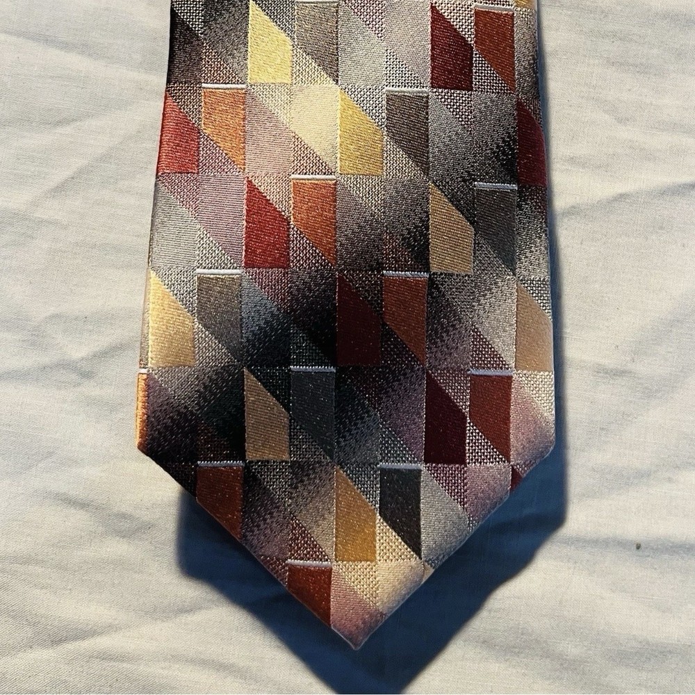 Van Heusen 100% Silk Geometric Tie Red Gold Brown Gray Multicolor Men's Necktie