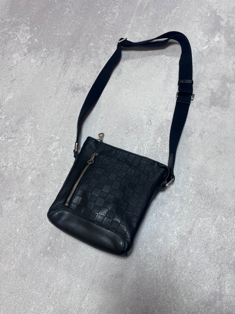 Louis Vuitton Discovery Messenger Bag Damier Infini Leather BB Black