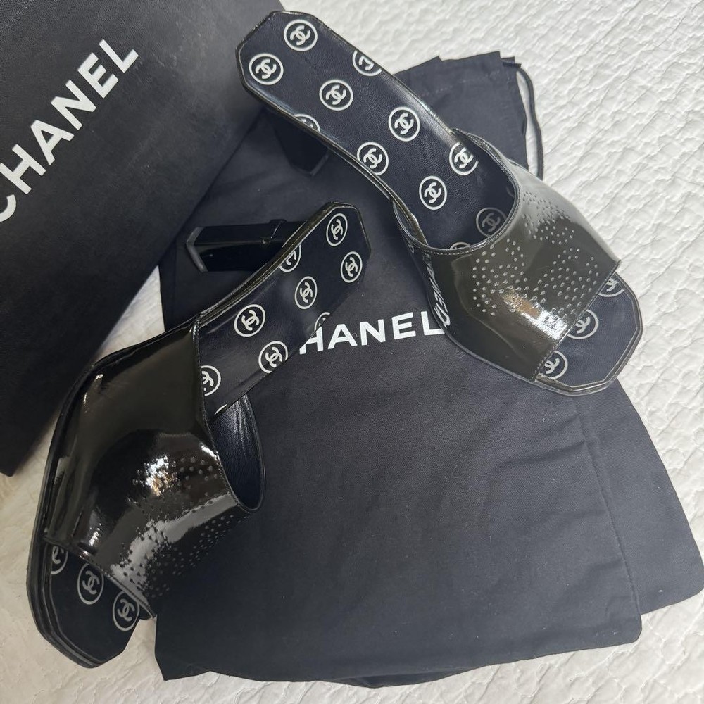 Chanel Triple Coco Mark Icon Black Patent Leather Sandals Size 36.5 Rare