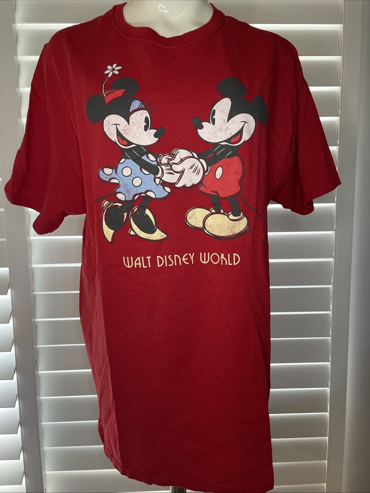 Woman’s Walt Disney World Mickey Minnie Red T-shirt Top Size Large