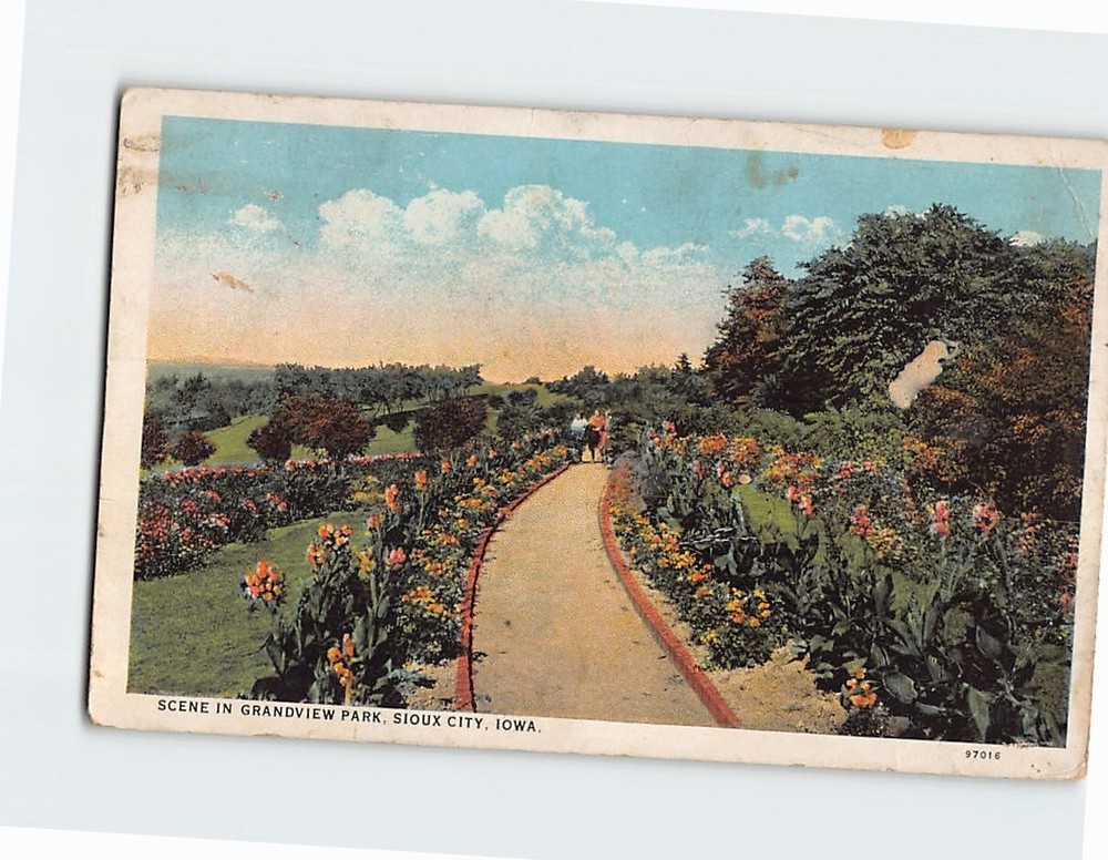 Postcard Scene in Grandview Park Sioux City Iowa USA