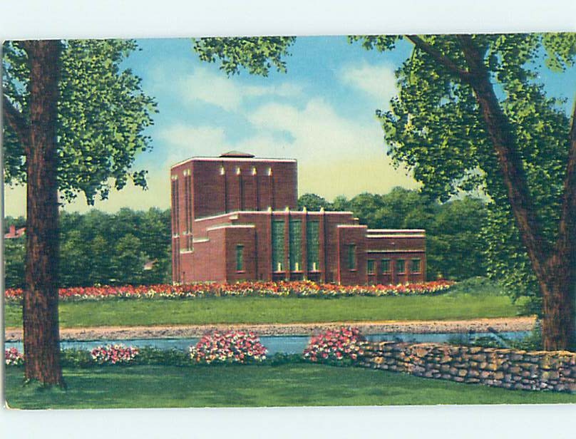 Chrome UNIVERSITY SCENE Iowa City IA m/09 AG8744