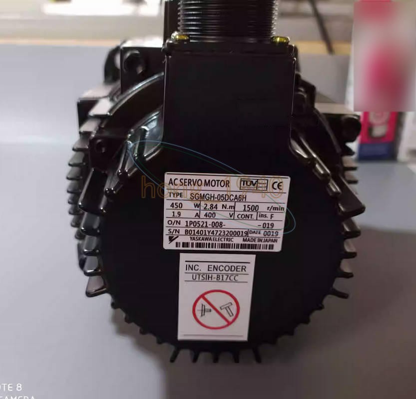 ONE Yaskawa SGMGH-05DCA6H  AC Servo Motor NEW