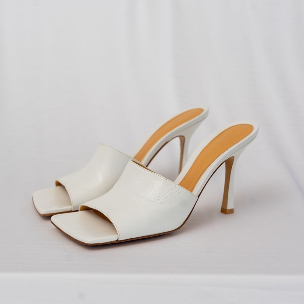 Bottega Veneta White Leather Square Toe Slides 39