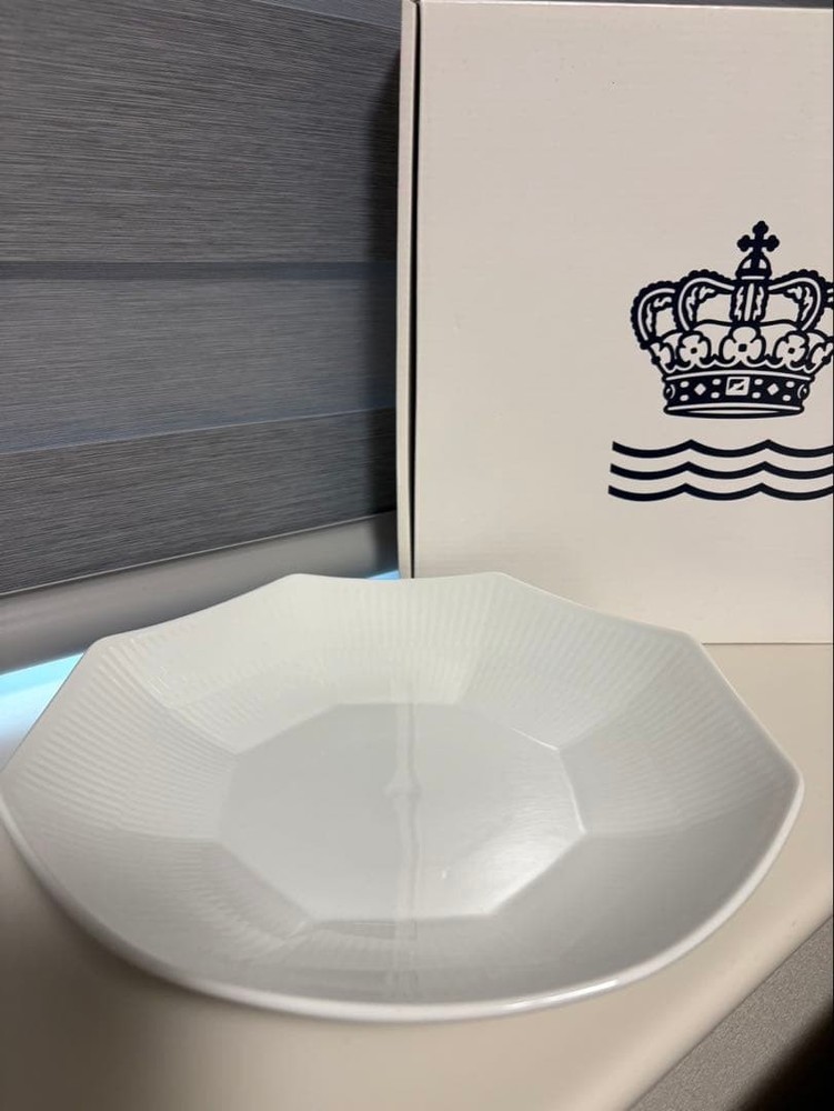 Royal Copenhagen White Fluted Arch Bowl Salad Dish 25cm Used