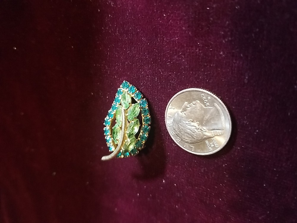 Vintage Green Rhinestone Brooch