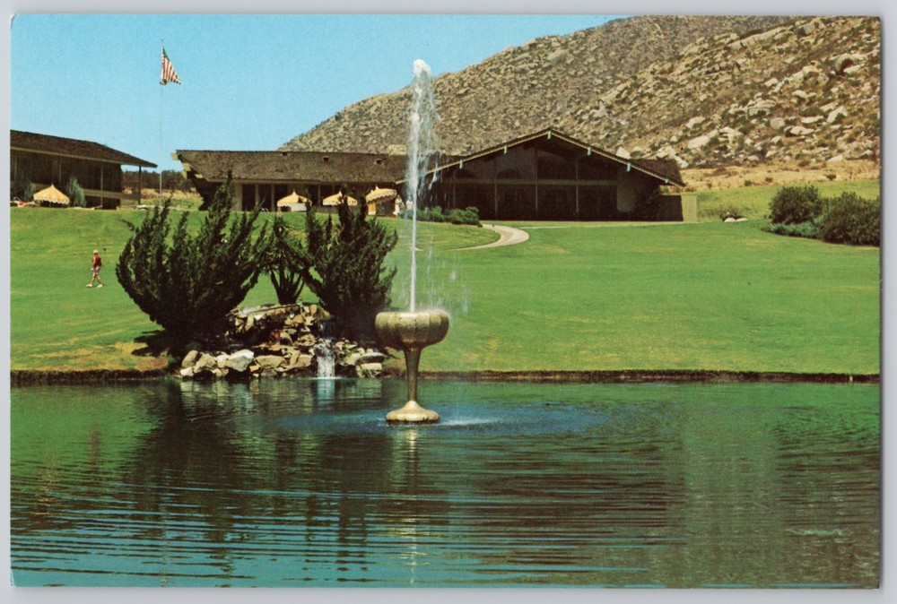 Escondido, CA Lawrence Welk Country Club champagne-glass fountain, Chrome