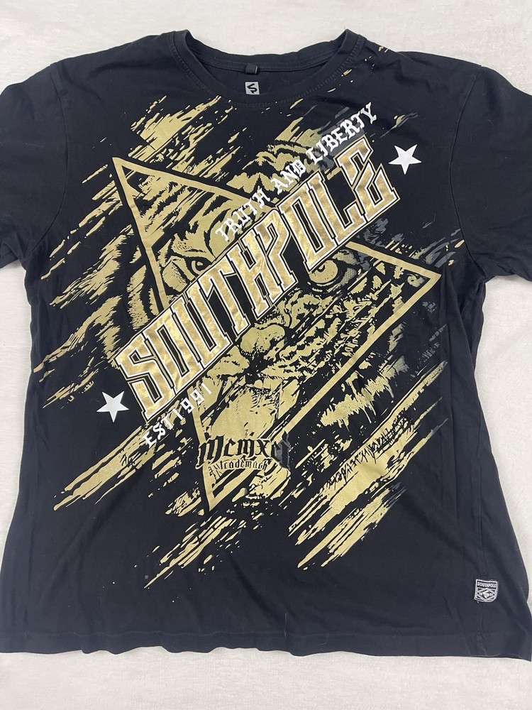Black Southpole Size Large Men’s Graphic Tshirt