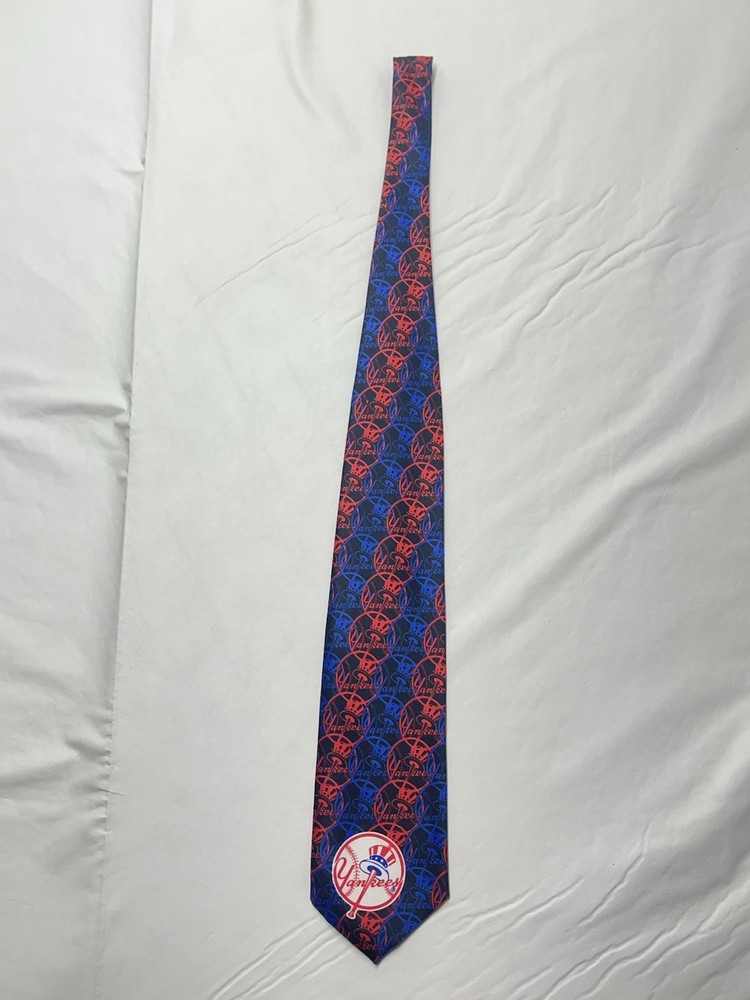 Vintage 1998 Ralph Marlin New York Yankees Circles Tie MLB Baseball Necktie Red