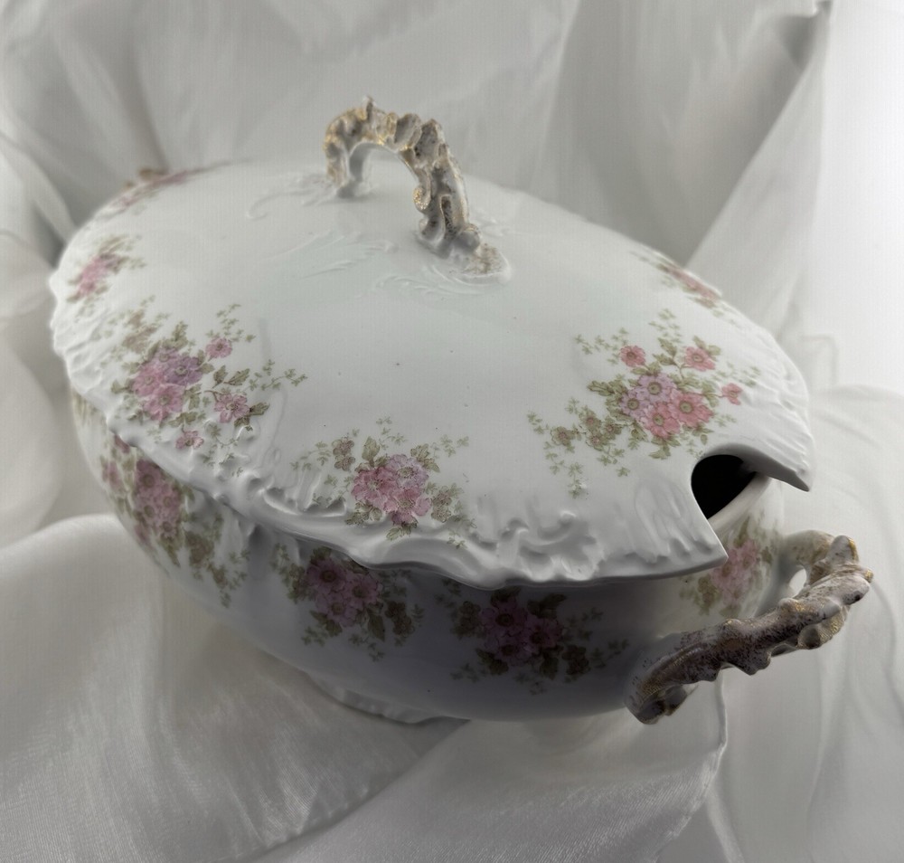 Elite SM Limoges Floral Pattern Large Serving Bowl With Lid And Spoon Cutout