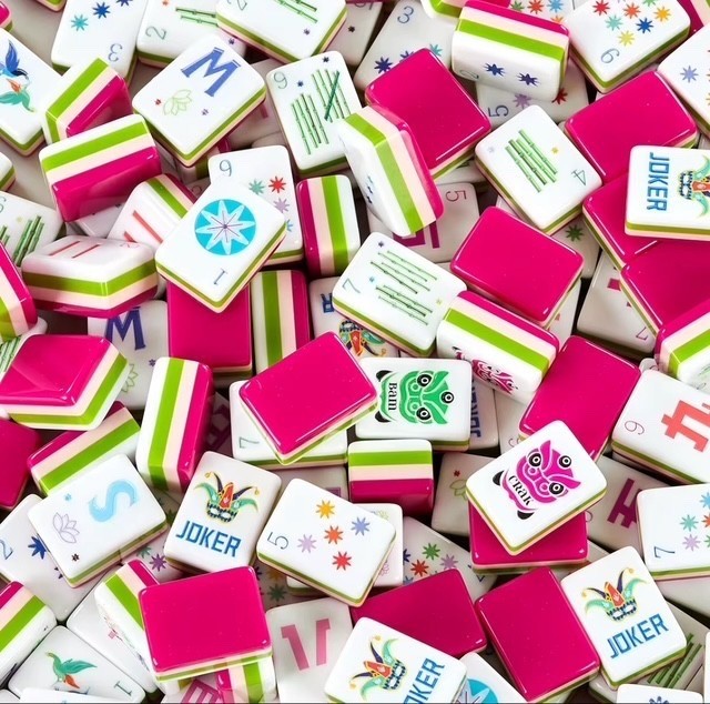 NEW! Vibrant Layered Mahjong Tiles – American Set 160 Tiles - Hot Pink Jokers