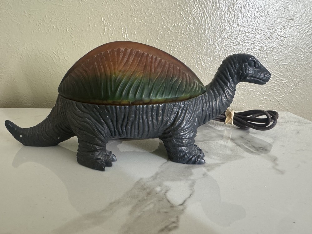Vintage Cheyenne Lamps Sculptured Dinosaur Table Lamp Amber Glass Shade