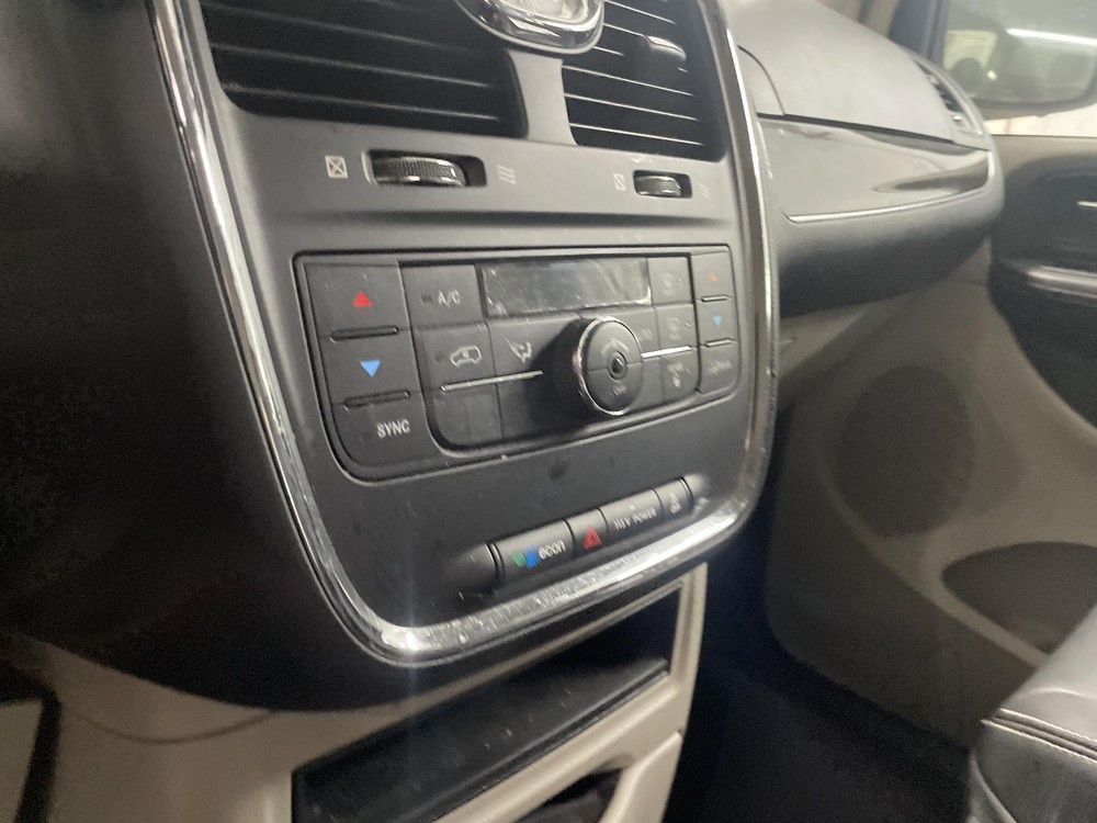 Used A/C Selector Switch fits: 2013 Chrysler Town & country AC front dash mounte