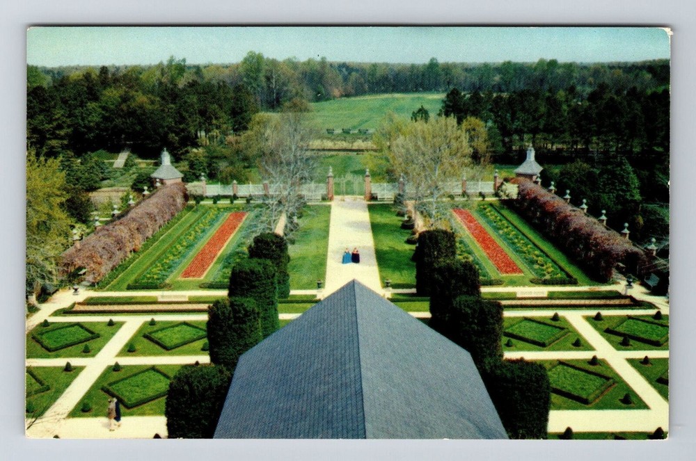 VA-Virginia, Ballroom Garden Governor's Palace, Vintage Postcard