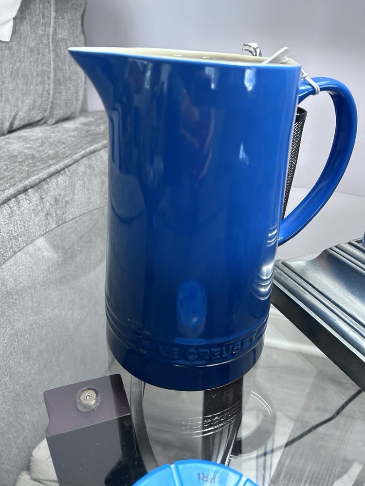 NWT Le Creuset Marseille ombré  French Stoneware Glazed Pitcher 1.5 L