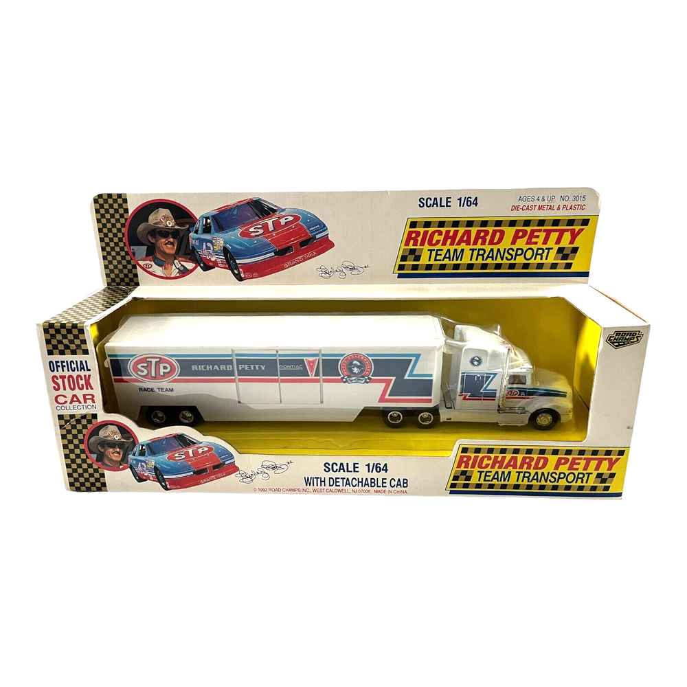 1:64 STP Richard Petty Team Transport Diecast & Plastic 1992 Road Champs