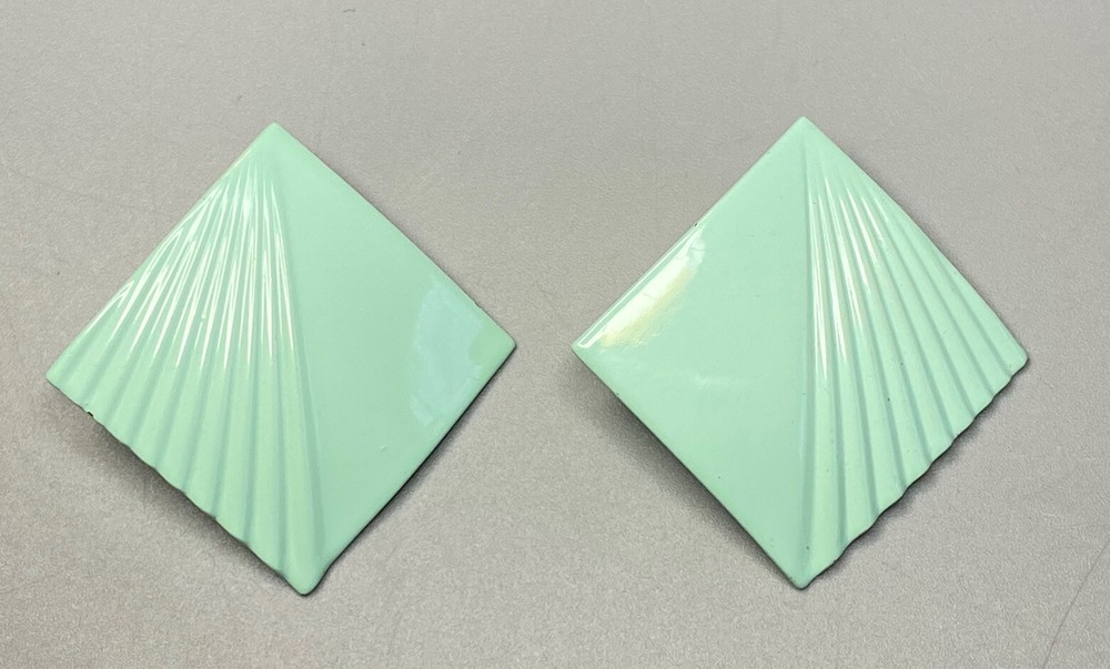 Unmarked Vintage Retro 1980s Mint Green 1