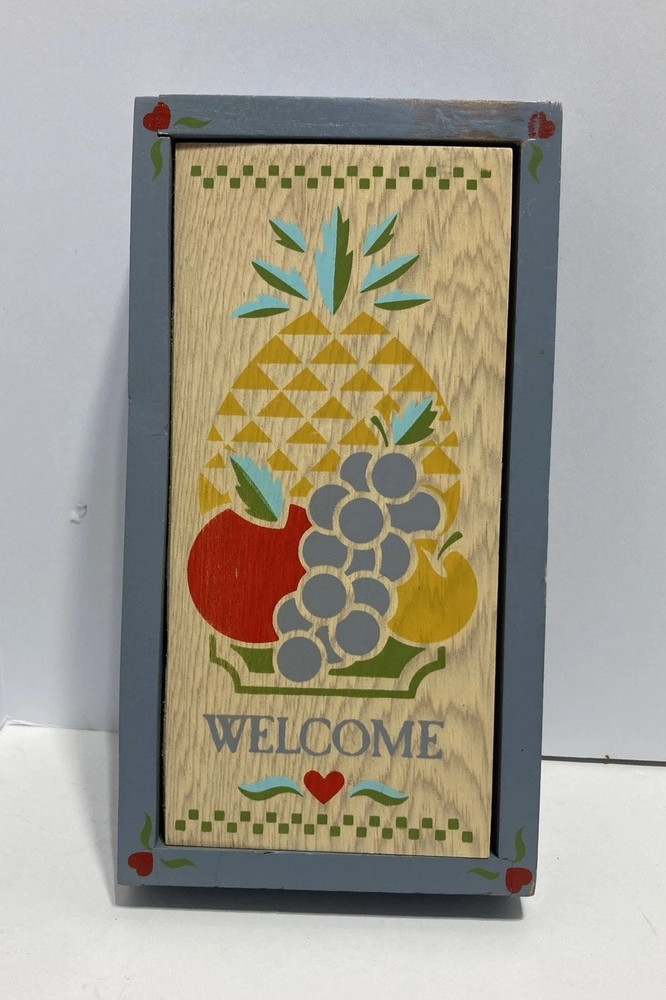 Vtg Avon 1989 Wooden Cottage/granny Core Hide A Key  W/ Hooks Colonial Fruit