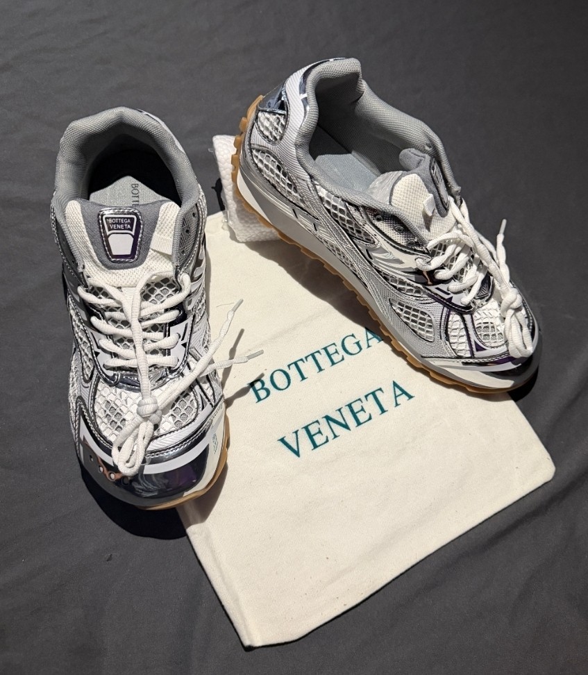 Bottega Veneta Orbit Sneaker Silver and White Size 11 Men’s