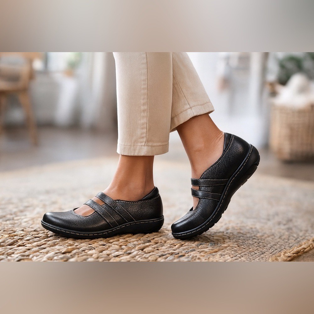 Clarks Black Leather Mary Jane Flats – Size 10W