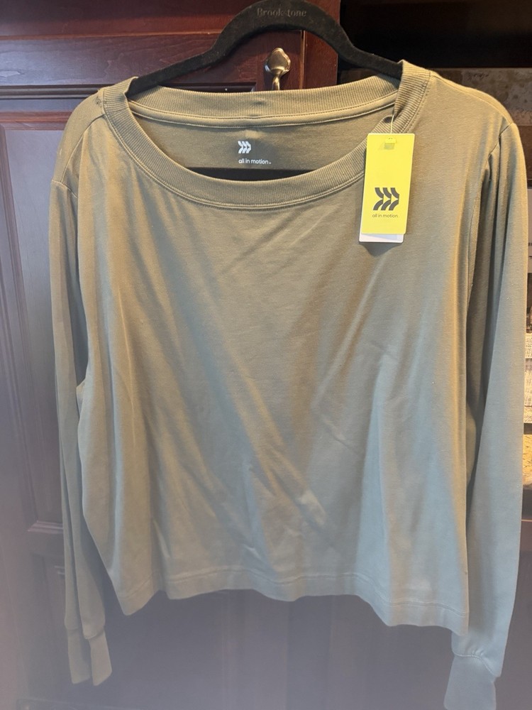 All In Motion Olive Long Sleeve Crew Neck Women's Knit T-Shirt Pullover