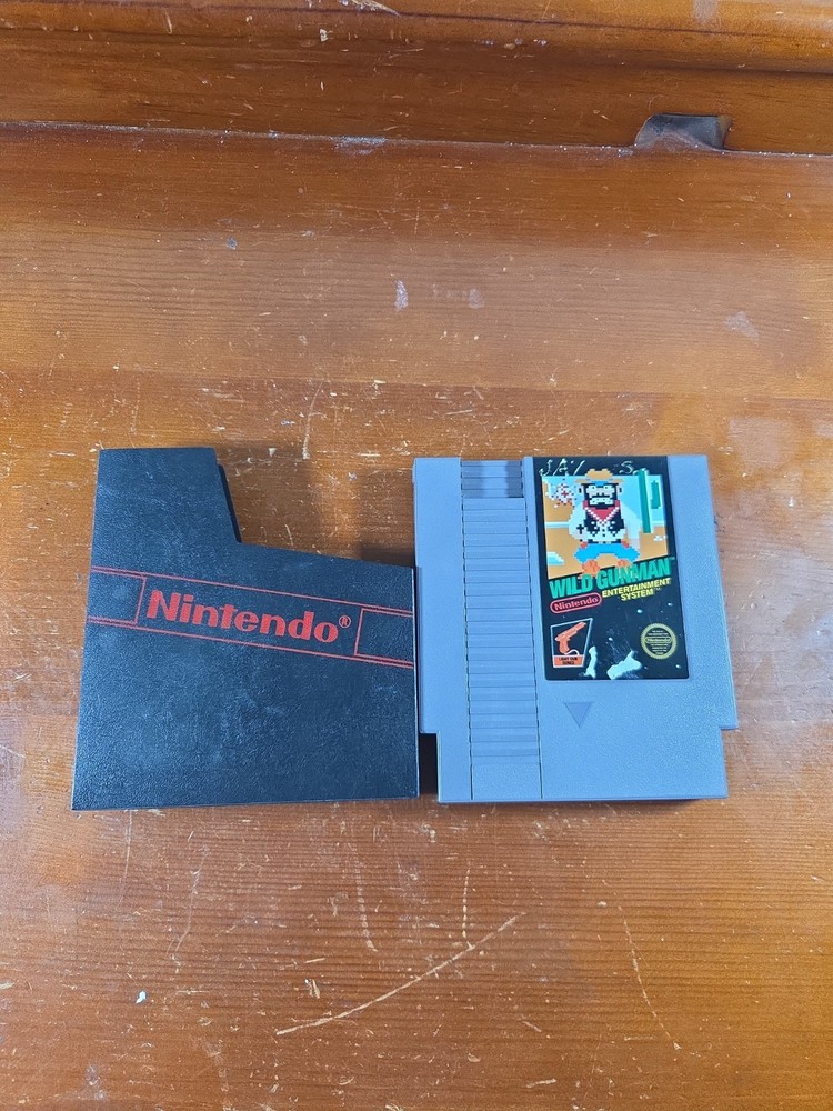 Nintendo Wild Gunman (Nintendo NES) 5 Screw. *Tested*