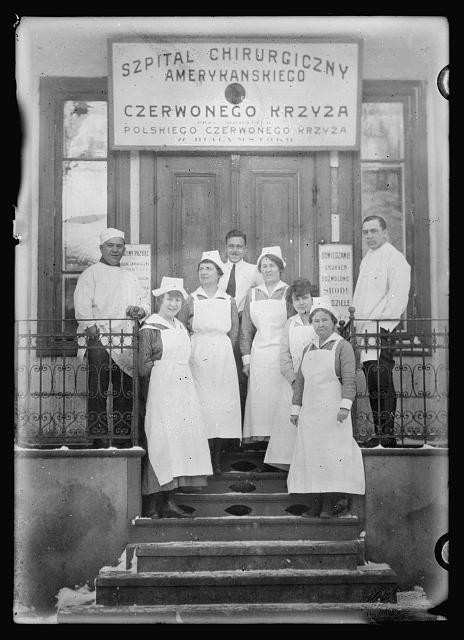 Photo:Polish American Red Cross Surgical Hospital Nurses 1919 1920s