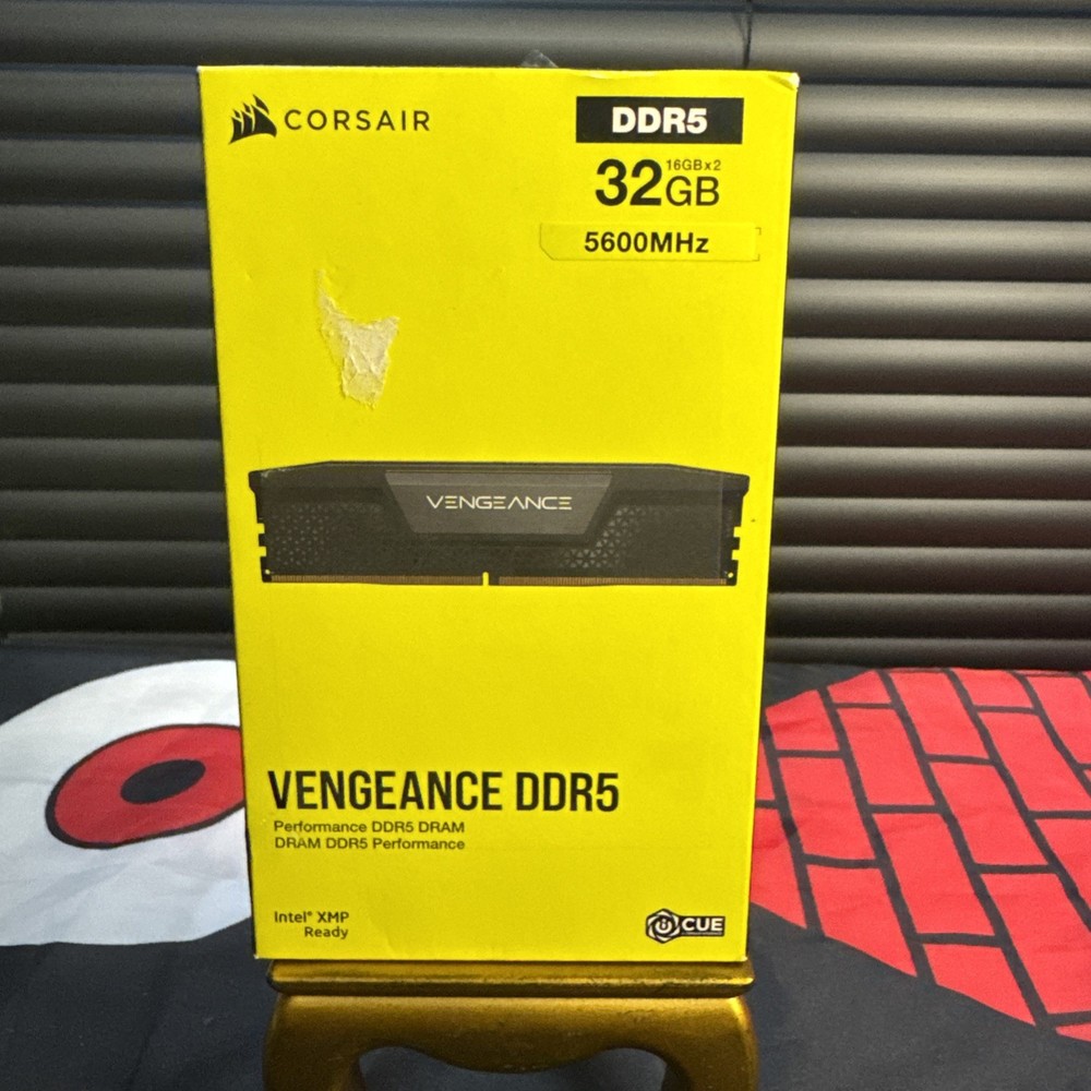 Corsair VENGEANCE 32GB (2x16GB) PC5-44800 (DDR5-5600) CL36 DIMM Memory -...
