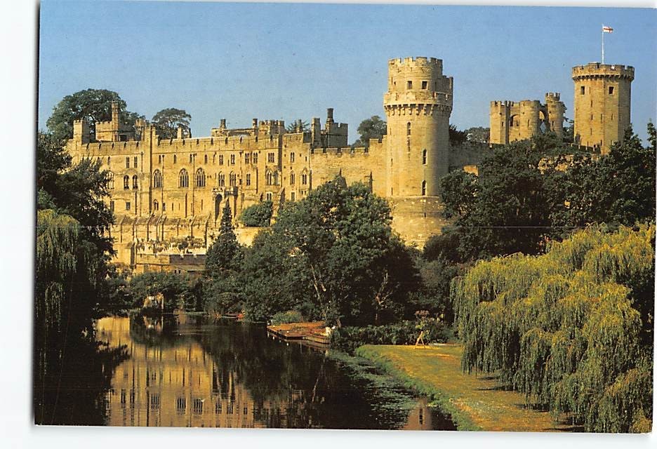 Postcard Warwick Castle & River Avon England