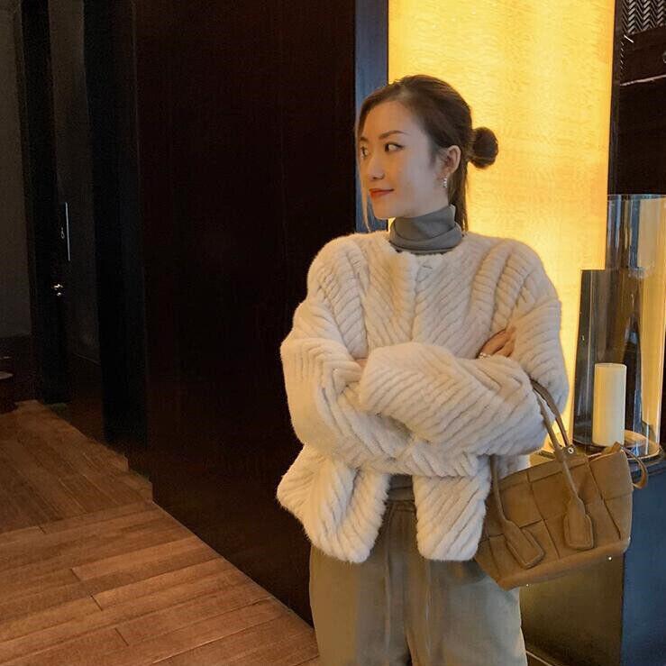 Luxury Women's Winter Mink Fur Coat Long Sleeve Round Neck Short Furry Jacket