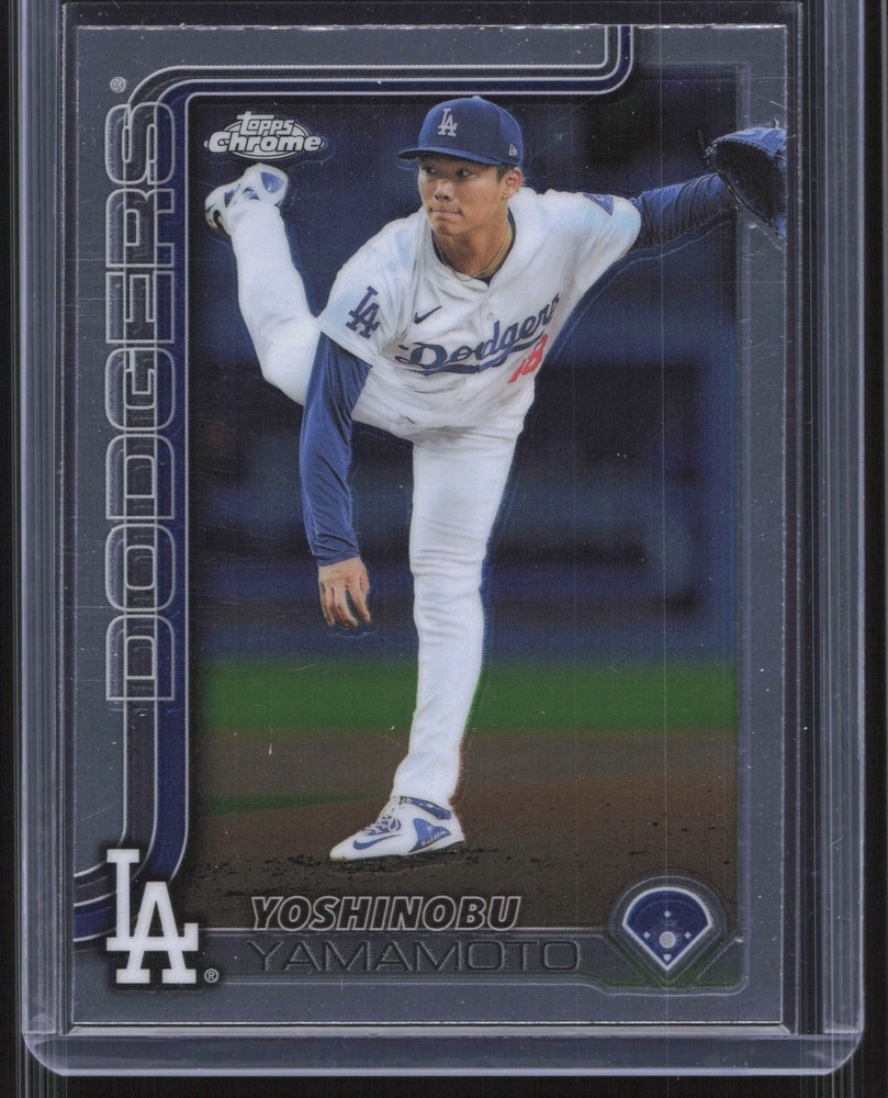 2025 Topps Chrome #179 Yoshinobu Yamamoto