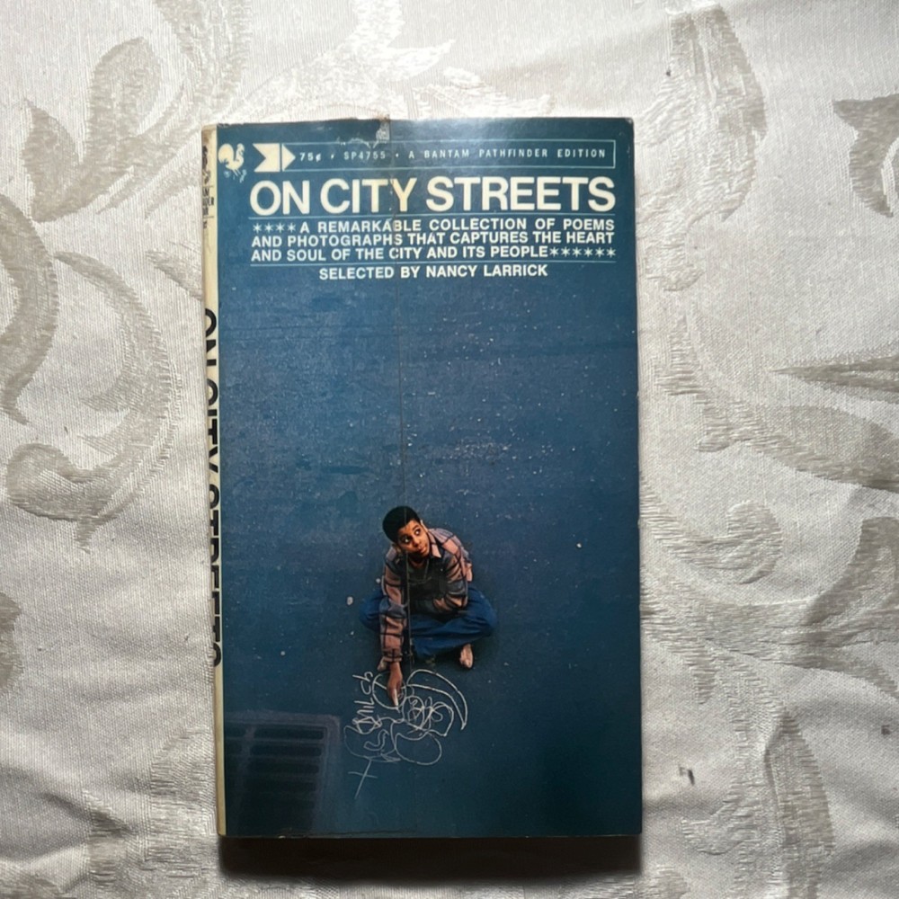 On City Streets Nancy Larrick Paperback Bantam Books Poetry Anthology Vintage