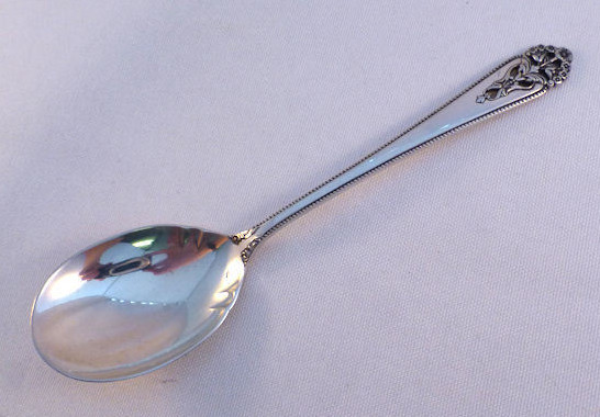 QUEENS LACE-INTERNATIONAL STERLING SUGAR SHELL(S)