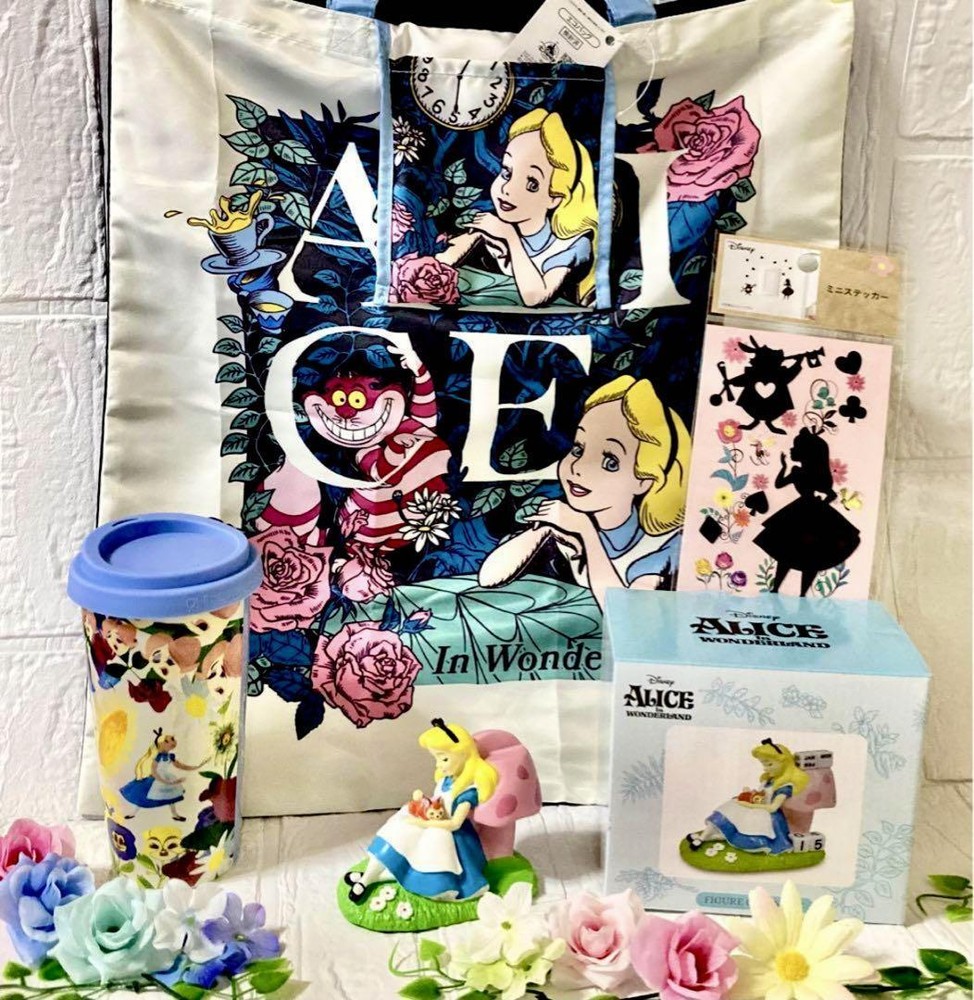 Disney Alice In Wonderland Cute 4-Piece Set