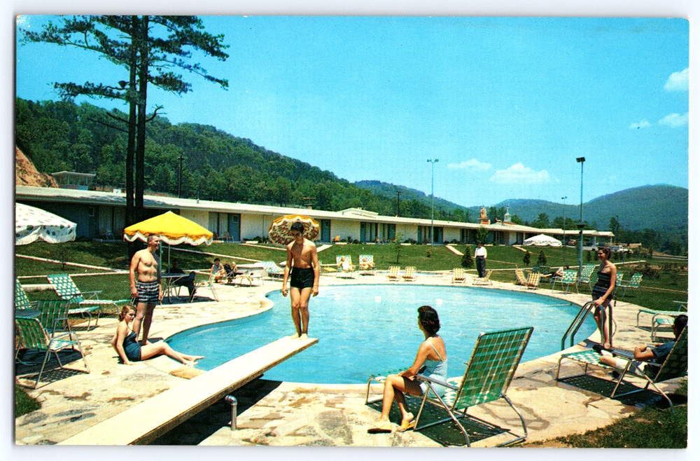Asheville North Carolina Howard Johnson's Motor Lodge Vintage Photo Postcard
