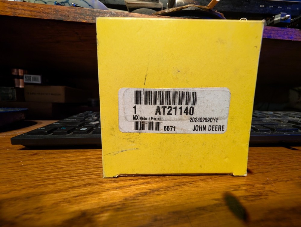 New Oem John Deere AT21140 Engine Crankshaft Main Bearing