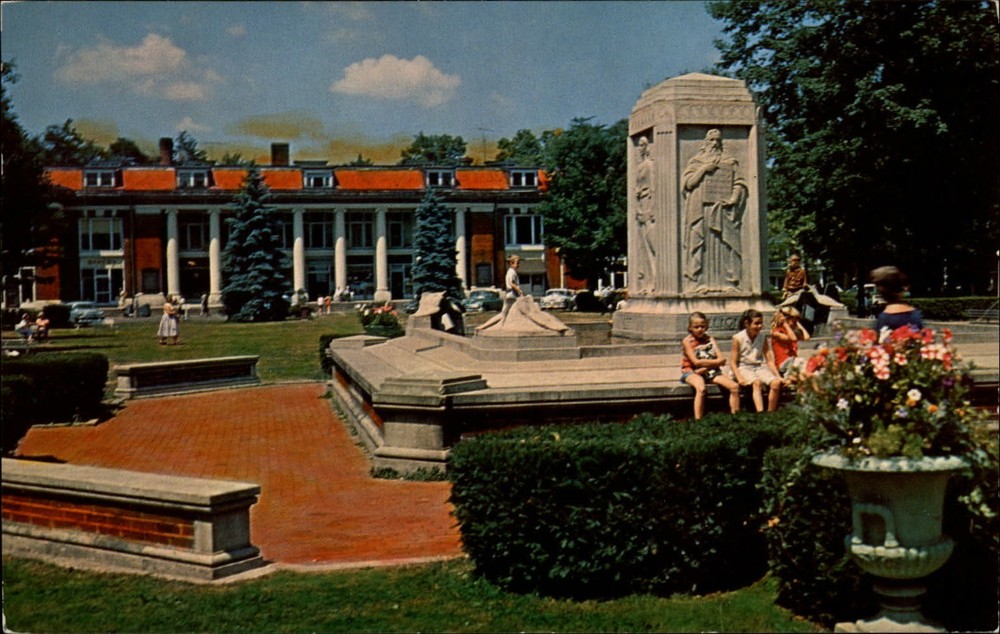 Collonade Bester Plaza Chautauqua New York ~ 1961 vintage postcard