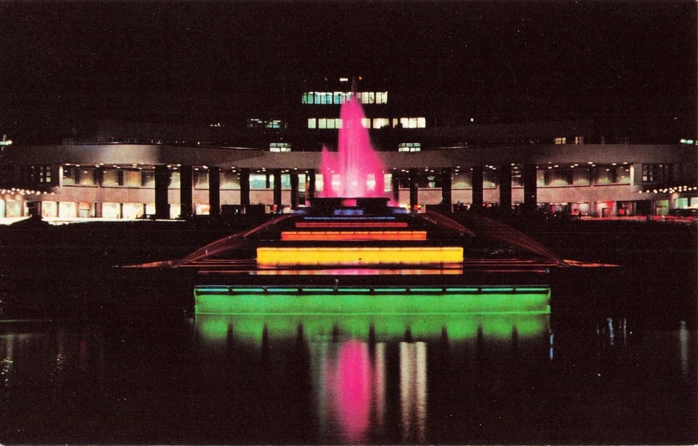 Fountain at Greater Pittsburgh Airport - Pittsburgh Pennsylvania PA - Postcard