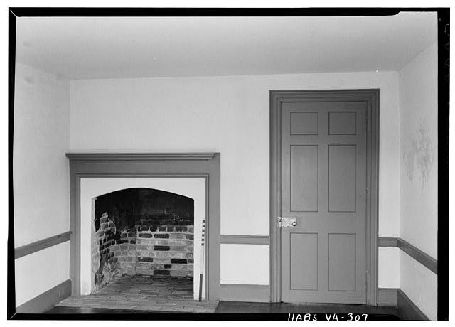Photo:Stratford Hall VA Westmoreland County 1900s Interior Fireplace Door