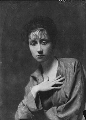 Photo:Angle,F,Miss,portrait photographs,women,clothing,A Genthe,1916