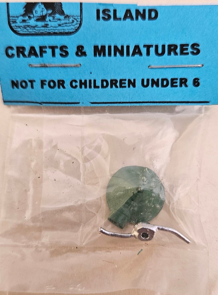 Island Crafts & Miniatures sprinkler1:12 scale painted green